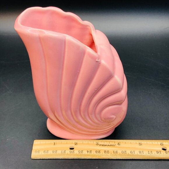 USA Pottery Dusty Rose Nautilus Shell Bud Vase Tropical Coastal Golden Girls - Picture 11 of 12